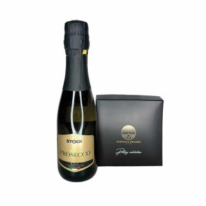 Drobny-upominek-z-mini-prosecco-stock-i-pralinami